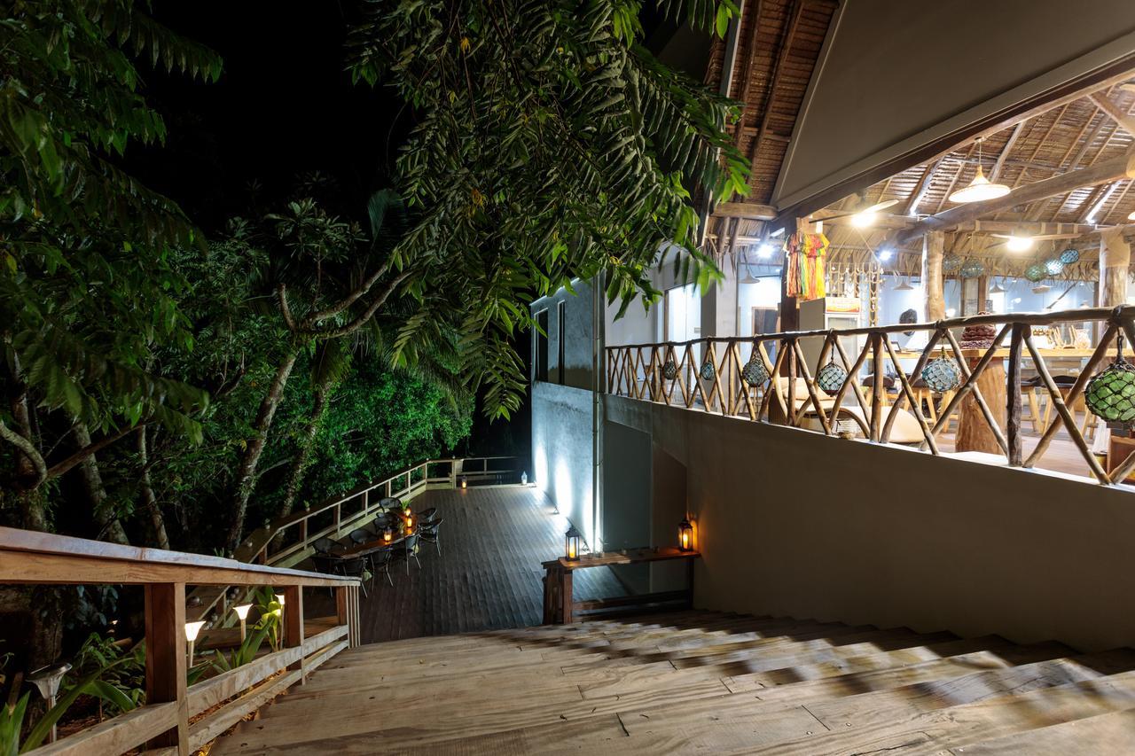 Beluu Sea View Resort Корор Экстерьер фото